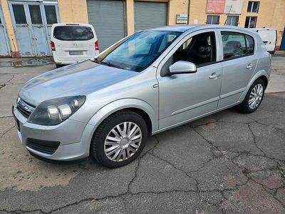 Gebraucht Opel Astra 90 PS (66 kW) 2006 Silber Limousine