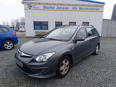 Gebraucht Hyundai i30 108 PS (79 kW) 2012 Grau Kombi