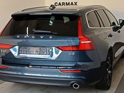 Usado Volvo V60 Momentum 150 HP (110 kW) 2021 Azul Carrinha