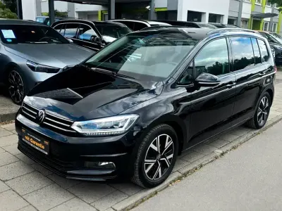 Gebraucht VW Touran Comfortline 150 PS (110 kW) 2024 Schwarz Van / Kleinbus