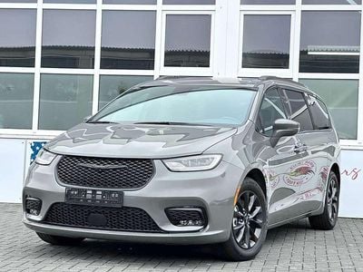 Gebraucht Chrysler Pacifica 291 PS (214 kW) 2021 Grau Van