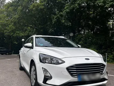 Używany Ford Focus Cool & Connect 95 KM (69 kW) 2020 Biały Kombi