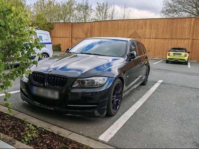 Gebraucht BMW 320 177 PS (130 kW) 2007 Schwarz Kombi
