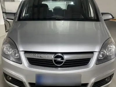 Gebraucht Opel Zafira 110 PS (80 kW) 2008 Silber Van / Kleinbus