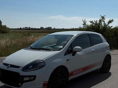 Gebraucht Fiat Punto Evo 105 PS (77 kW) 2010 Weiß Kleinwagen