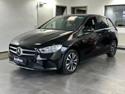 Gebraucht Mercedes B180 Style 116 PS (85 kW) 2022 Schwarz Van / Kleinbus