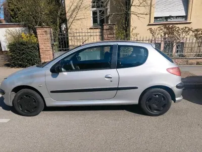 Gebraucht Peugeot 206 75 PS (55 kW) 2003 Silber Coupé