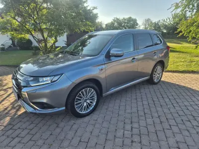 Gebraucht Mitsubishi Outlander P-HEV Spirit 135 PS (99 kW) 2021 Grau SUV