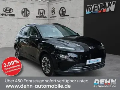 Gebraucht Hyundai Kona Select 100 kW (136 PS) 2022 Schwarz SUV