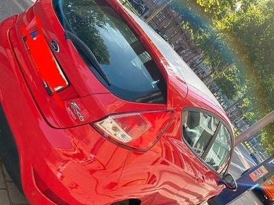 Gebraucht Ford Fiesta SYNC Edition 80 PS (58 kW) 2016 Rot Kleinwagen