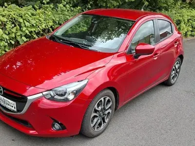 Gebraucht Mazda 2 Edition 90 PS (66 kW) 2015 Rot Limousine