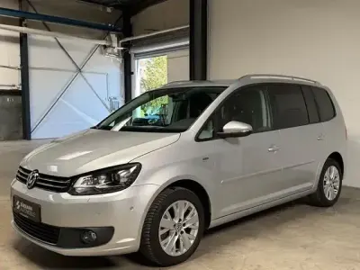 Gebraucht VW Touran Life 140 PS (102 kW) 2014 Reflexsilber metallic Van / Kleinbus