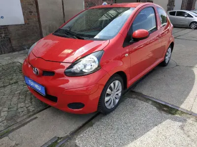 Gebraucht Toyota Aygo Cool 68 PS (50 kW) 2011 Fire red Kleinwagen