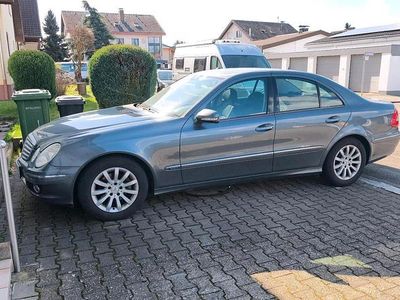 Gebraucht Mercedes E200 Elegance 184 PS (135 kW) 2007 Grau Limousine