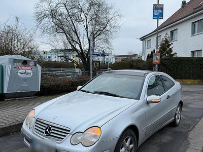 Gebraucht Mercedes C180 129 PS (94 kW) 2001 Silber Coupé