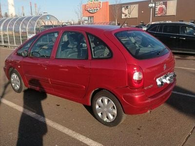 Rot Gebraucht 2004 Citroën Xsara Picasso Van / Kleinbus | 600 € (Superpreis)