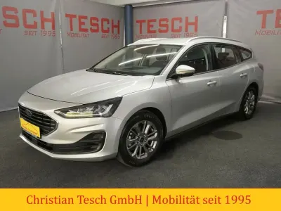 Używany Ford Focus Titanium 120 KM (88 kW) 2022 Srebrny Sedan/Limuzyna