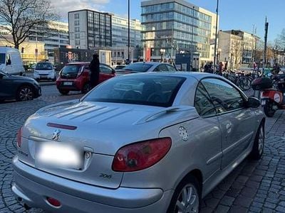 Usata Peugeot 206 CC 109 CV (80 kW) 2003 Grigio Cabrio