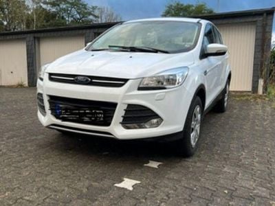 Gebraucht Ford Kuga Trend 150 PS (110 kW) 2015 Weiß SUV