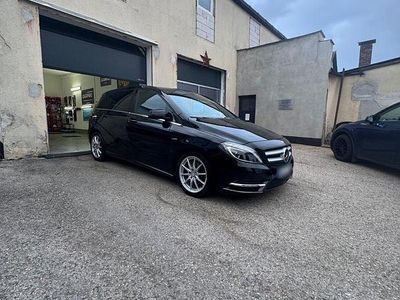 Gebraucht Mercedes B200 Edition 136 PS (100 kW) 2012 Schwarz Van / Kleinbus