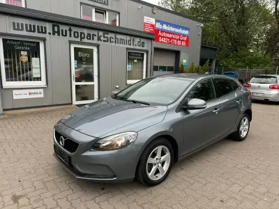 Gebraucht Volvo V40 Kinetic 120 PS (88 kW) 2018 Grau Limousine