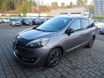 Grau Gebraucht 2013 Renault Scénic III Bose Edition Van / Kleinbus | 5.990 € (Etwas zu teuer)