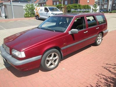 Second-hand Volvo 850 241 CP (177 kW) 1996 Roșu Berlinǎ