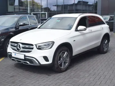 Gebraucht Mercedes GLC300e 306 PS (225 kW) 2021 Weiß SUV