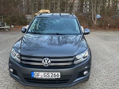 Gebraucht VW Tiguan Trendline 140 PS (102 kW) 2012 Grau SUV