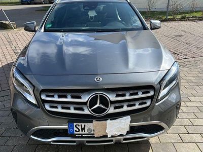 Usata Mercedes GLA200 163 CV (119 kW) 2018 Argento SUV
