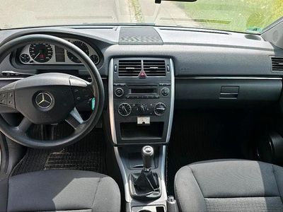 Mercedes B180