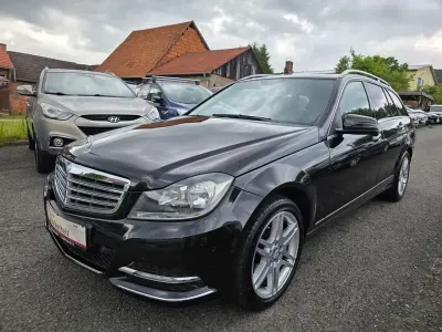 Gebraucht Mercedes C180 156 PS (114 kW) 2012 Schwarz Kombi