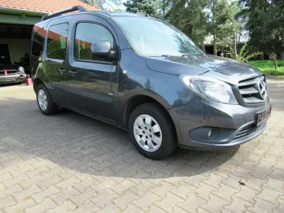 Używany Mercedes Citan 109 90 KM (66 kW) 2012 Szary Kombi