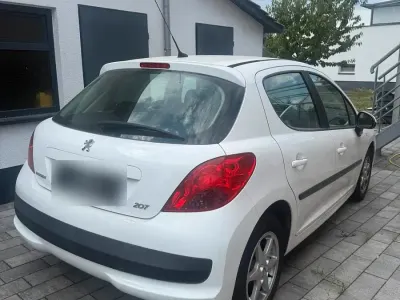 Gebraucht Peugeot 207 2009 Weiß Kleinwagen