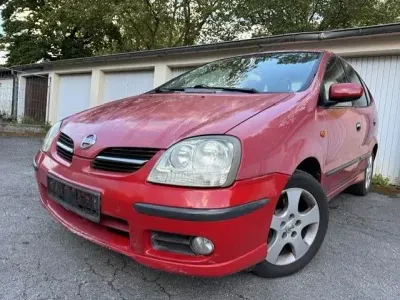 Gebraucht Nissan Almera Tino 116 PS (85 kW) 2003 Rot Van / Kleinbus