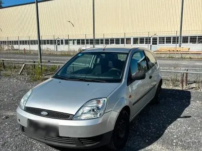 Gebraucht Ford Fiesta 60 PS (44 kW) 2004 Silber Kleinwagen