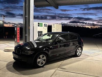 Gebraucht BMW 116 116 PS (85 kW) 2012 Schwarz Kleinwagen