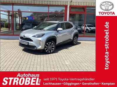 Gebraucht Toyota Yaris Cross Team 116 PS (85 kW) 2024 Silver metallic SUV