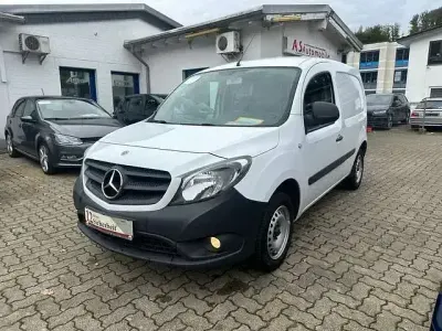 Używany Mercedes Citan 109 90 KM (66 kW) 2019 Biały Minivan
