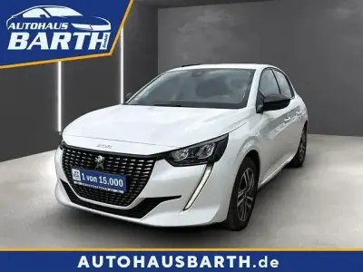 Gebraucht Peugeot 208 102 PS (75 kW) 2022 Weiss Kleinwagen