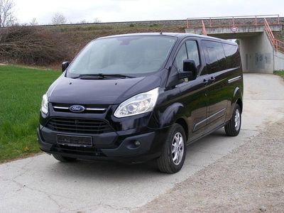 Begagnad Ford Tourneo Titanium 155 HK (114 kW) 2013 Svart Minibuss