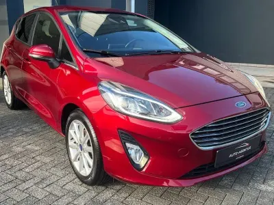 Gebraucht Ford Fiesta Cool & Connect 101 PS (74 kW) 2019 Rot Kleinwagen