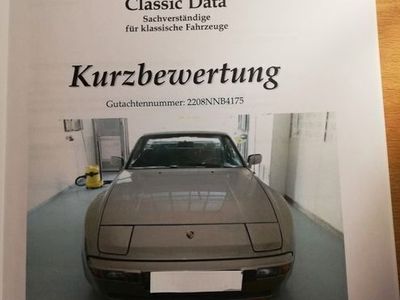 Porsche 944