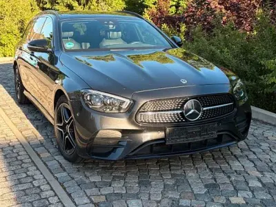 Gebraucht Mercedes E400 AMG line 330 PS (242 kW) 2023 Grau Limousine