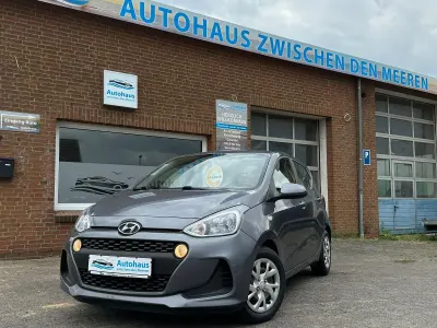 Gebraucht Hyundai i10 Trend 67 PS (49 kW) 2018 Grau Kleinwagen