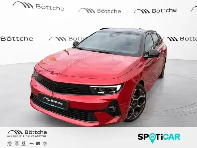 Gebraucht Opel Astra Ultimate 131 PS (96 kW) 2024 Lackierung peperoncino red/typ Kleinwagen