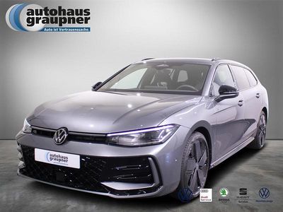 Gebraucht VW Passat R-line 150 PS (110 kW) 2025 Grau / diabasgrau Kombi