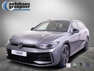 Grau / diabasgrau Gebraucht 2025 VW Passat R-line Kombi | 43.432 € (Fairer Preis)