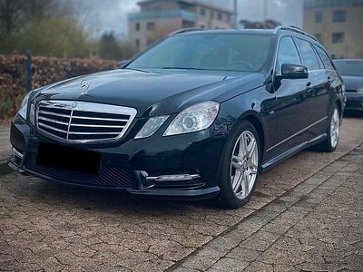 Gebraucht Mercedes E220 AMG line 170 PS (125 kW) 2011 Schwarz Kombi