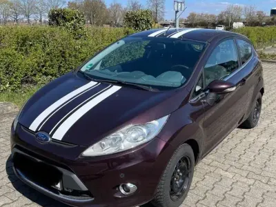 Używany Ford Fiesta Titanium 82 KM (60 kW) 2009 Sedan/Limuzyna